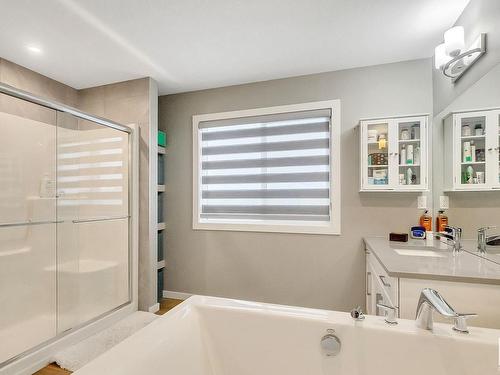 2306 Kelly Circle, Edmonton, AB - Indoor Photo Showing Bathroom