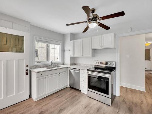 10511 131 Street, Edmonton, AB - Indoor Photo Showing Kitchen