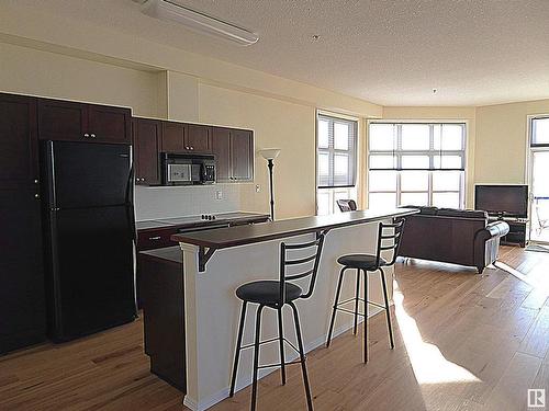 418 9507 101 Avenue Nw, Edmonton, AB - Indoor Photo Showing Kitchen