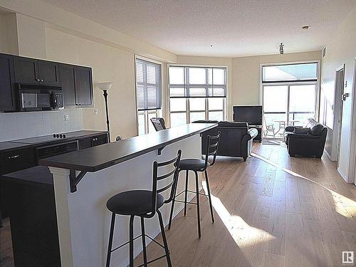 418 9507 101 Avenue Nw, Edmonton, AB - Indoor Photo Showing Kitchen