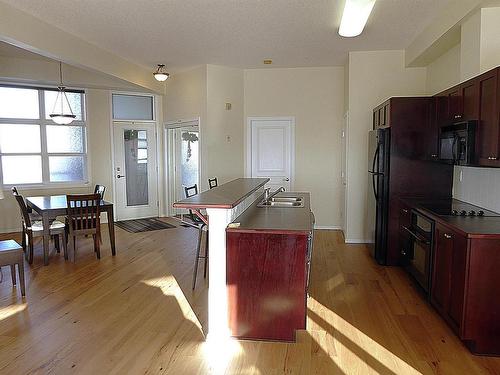 418 9507 101 Avenue Nw, Edmonton, AB - Indoor Photo Showing Other Room