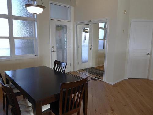 418 9507 101 Avenue Nw, Edmonton, AB - Indoor Photo Showing Dining Room