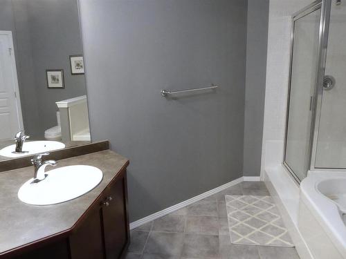 418 9507 101 Avenue Nw, Edmonton, AB - Indoor Photo Showing Bathroom