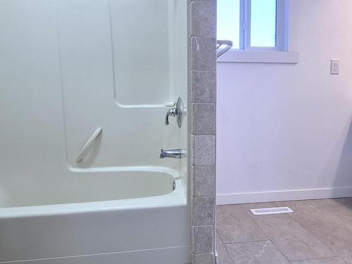 11919 96 Street, Edmonton, AB - Indoor Photo Showing Bathroom