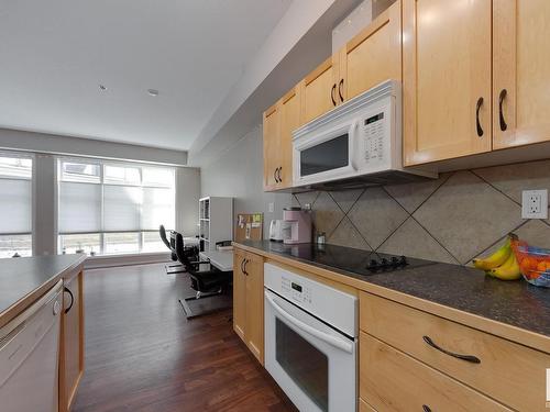 162 4823 104A Street, Edmonton, AB - Indoor Photo Showing Kitchen