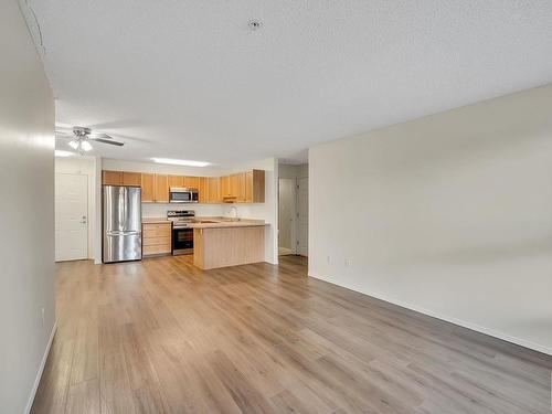 112 13635 34 Street, Edmonton, AB - Indoor Photo Showing Kitchen