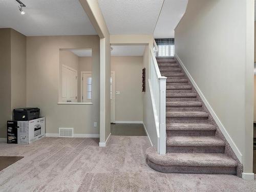 805 Armitage Wynd, Edmonton, AB - Indoor Photo Showing Other Room