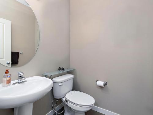 805 Armitage Wynd, Edmonton, AB - Indoor Photo Showing Bathroom