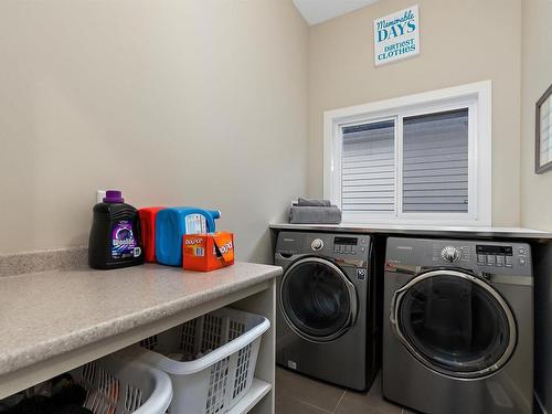 805 Armitage Wynd, Edmonton, AB - Indoor Photo Showing Laundry Room