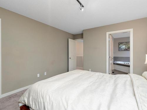 805 Armitage Wynd, Edmonton, AB - Indoor Photo Showing Bedroom