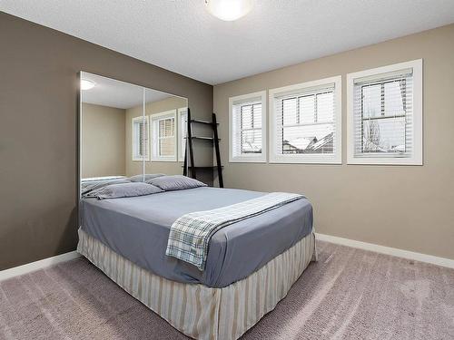 805 Armitage Wynd, Edmonton, AB - Indoor Photo Showing Bedroom