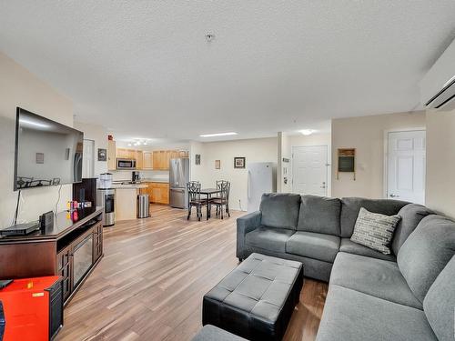 220 13635 34 Street, Edmonton, AB - Indoor Photo Showing Living Room