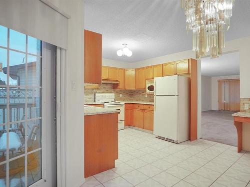 15923 129 Street, Edmonton, AB - Indoor Photo Showing Kitchen