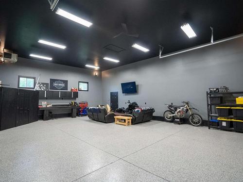 21 54514 Rge Rd 12, Rural Lac Ste. Anne County, AB - Indoor Photo Showing Garage