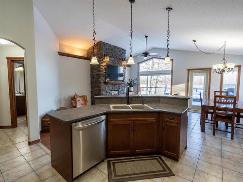 21 54514 Rge Rd 12, Rural Lac Ste. Anne County, AB - Indoor Photo Showing Kitchen With Double Sink