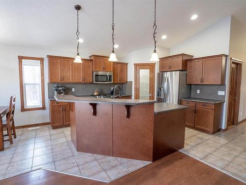 21 54514 Rge Rd 12, Rural Lac Ste. Anne County, AB - Indoor Photo Showing Kitchen