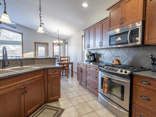 21 54514 Rge Rd 12, Rural Lac Ste. Anne County, AB - Indoor Photo Showing Kitchen With Double Sink