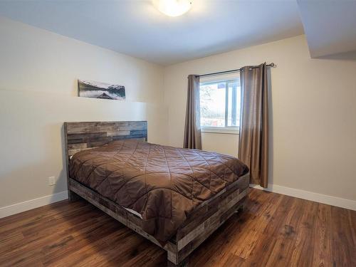 21 54514 Rge Rd 12, Rural Lac Ste. Anne County, AB - Indoor Photo Showing Bedroom