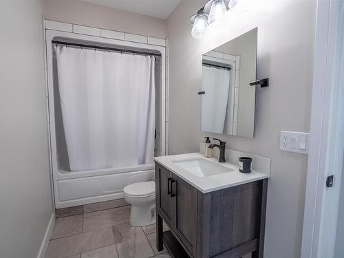 21 54514 Rge Rd 12, Rural Lac Ste. Anne County, AB - Indoor Photo Showing Bathroom