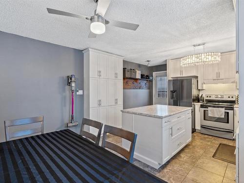 6009 52 Avenue, Cold Lake, AB - Indoor Photo Showing Kitchen