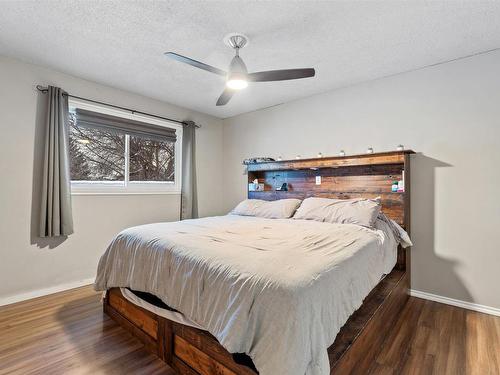 6009 52 Avenue, Cold Lake, AB - Indoor Photo Showing Bedroom