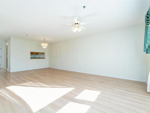 212 9926 100 Avenue, Fort Saskatchewan, AB - Indoor Photo Showing Other Room