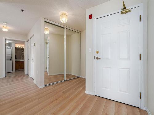 212 9926 100 Avenue, Fort Saskatchewan, AB - Indoor Photo Showing Other Room