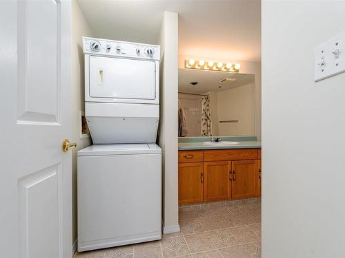 212 9926 100 Avenue, Fort Saskatchewan, AB - Indoor Photo Showing Laundry Room