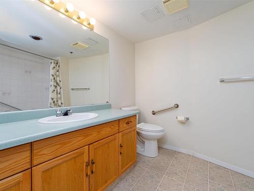 212 9926 100 Avenue, Fort Saskatchewan, AB - Indoor Photo Showing Bathroom