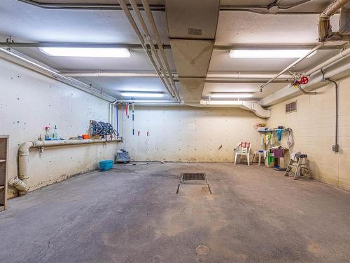 212 9926 100 Avenue, Fort Saskatchewan, AB - Indoor Photo Showing Garage