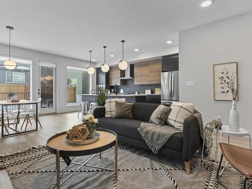 9226 Pear Drive, Edmonton, AB - Indoor Photo Showing Living Room