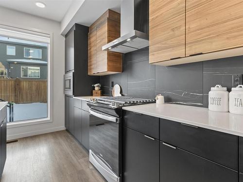 9226 Pear Drive, Edmonton, AB - Indoor Photo Showing Kitchen