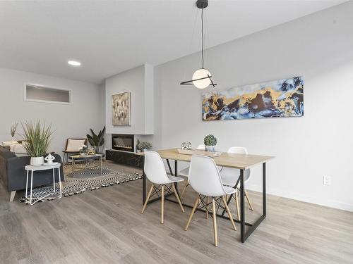 9226 Pear Drive, Edmonton, AB - Indoor Photo Showing Dining Room