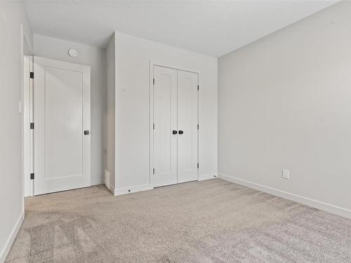 9226 Pear Drive, Edmonton, AB - Indoor Photo Showing Other Room