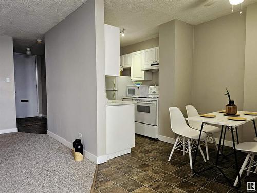 401 10883 Saskatchewan Drive, Edmonton, AB - Indoor Photo Showing Kitchen