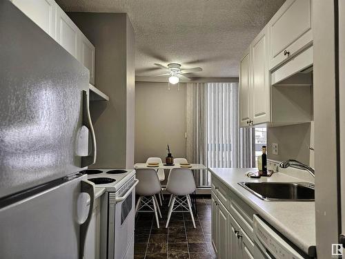 401 10883 Saskatchewan Drive, Edmonton, AB - Indoor Photo Showing Kitchen