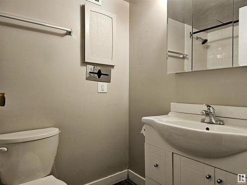 401 10883 Saskatchewan Drive, Edmonton, AB - Indoor Photo Showing Bathroom