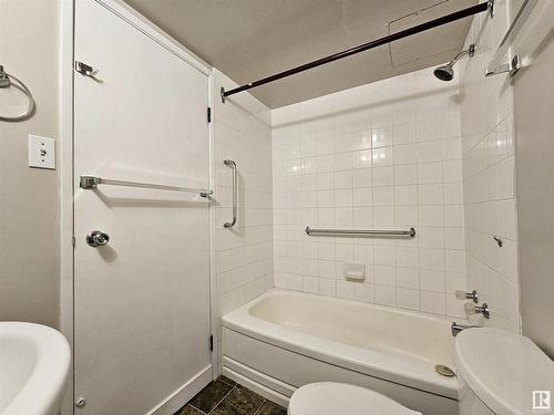 401 10883 Saskatchewan Drive, Edmonton, AB - Indoor Photo Showing Bathroom