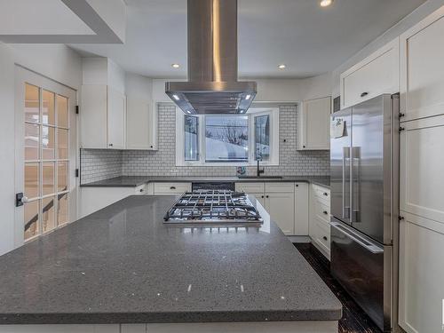 8932 142 Street, Edmonton, AB - Indoor Photo Showing Kitchen With Upgraded Kitchen