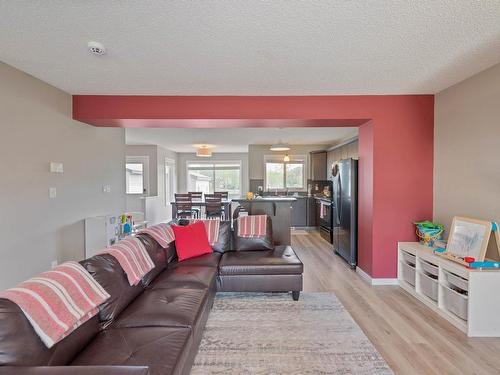 401 Songhurst Place, Leduc, AB - Indoor Photo Showing Living Room