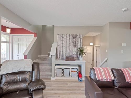 401 Songhurst Place, Leduc, AB - Indoor Photo Showing Living Room