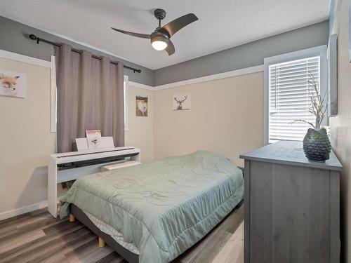 401 Songhurst Place, Leduc, AB - Indoor Photo Showing Bedroom