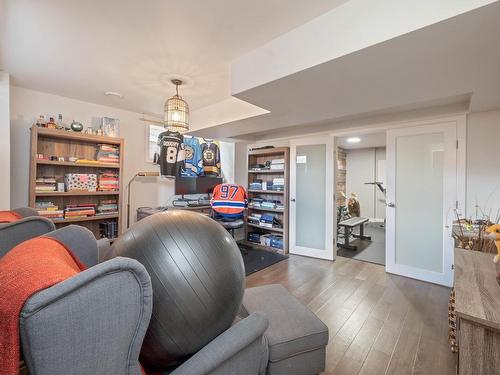 401 Songhurst Place, Leduc, AB - Indoor Photo Showing Living Room