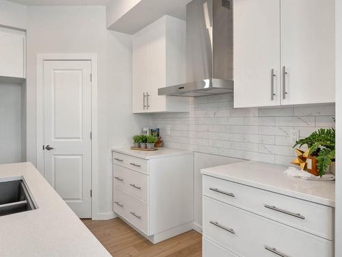 17432 2 Street, Edmonton, AB - Indoor Photo Showing Kitchen