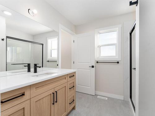 9351 222 Street, Edmonton, AB - Indoor Photo Showing Bathroom