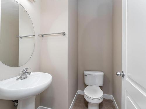 116 61 Street, Edmonton, AB - Indoor Photo Showing Bathroom