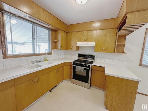 10570 62 Avenue, Edmonton, AB - Indoor Photo Showing Kitchen