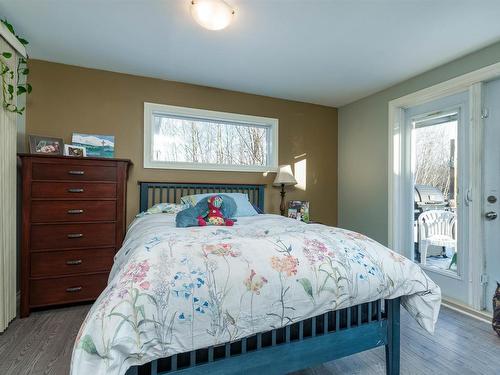 121 20212 Twp Road 510, Rural Strathcona County, AB - Indoor Photo Showing Bedroom