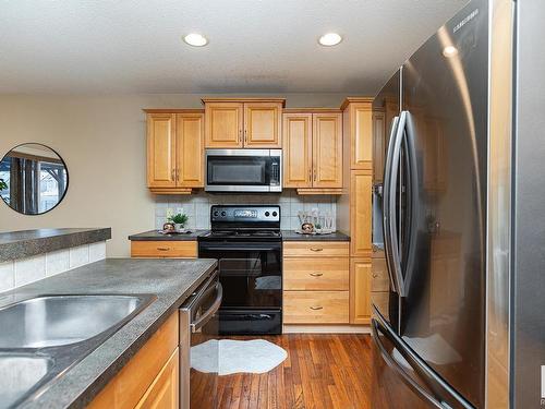 1120 117 Street, Edmonton, AB - Indoor Photo Showing Kitchen