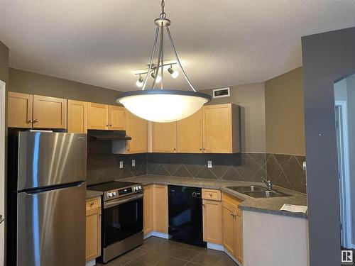 68 150 Edwards Drive, Edmonton, AB - Indoor Photo Showing Kitchen With Double Sink